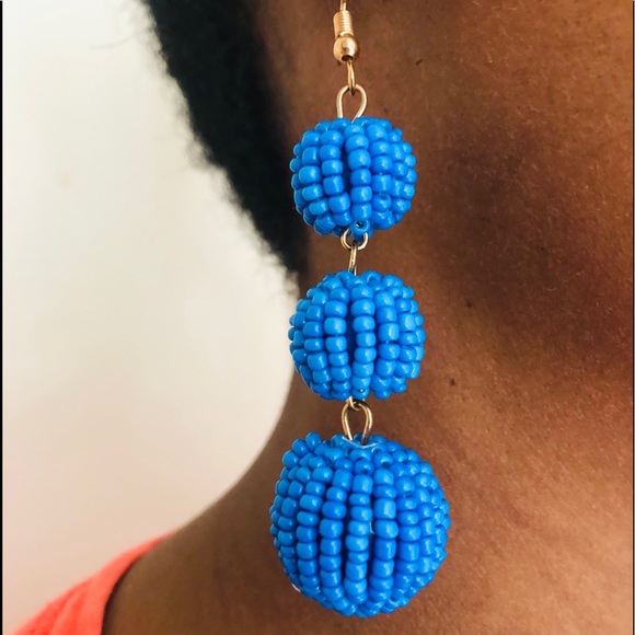 Blue beaded earrings - Picture 2 of 3